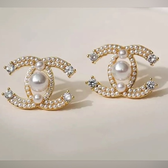 Jewelry - Pearl Rhinestone Earrings